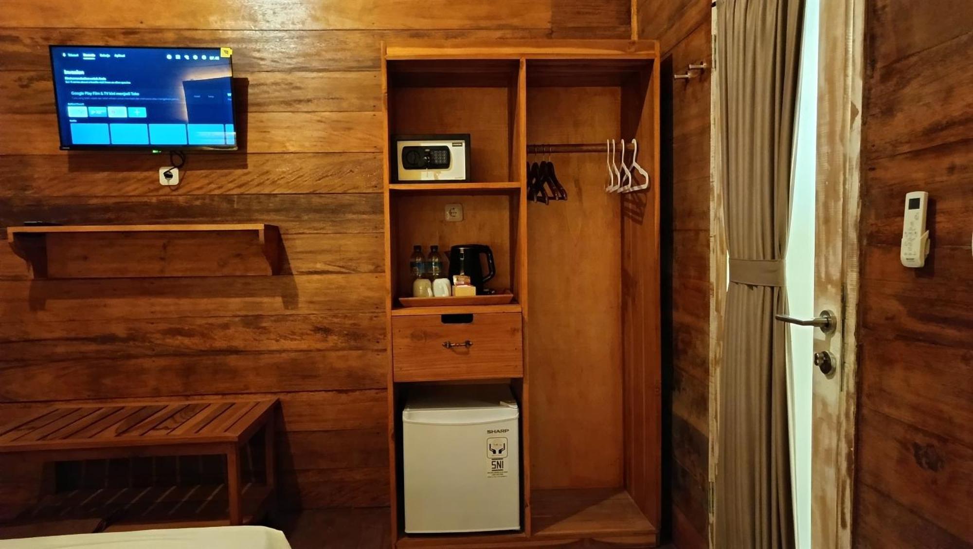 Nusa Summerville Lodge